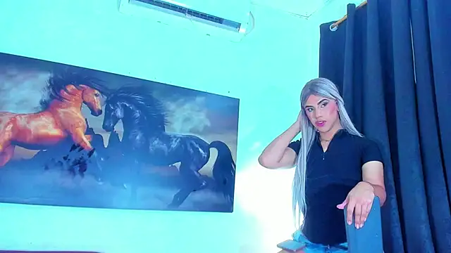 Two_girl_fantastic webcam