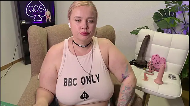 MargotGrey webcam