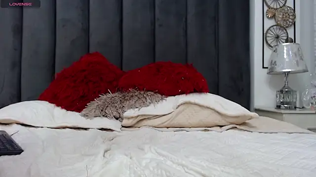DaniStuart webcam