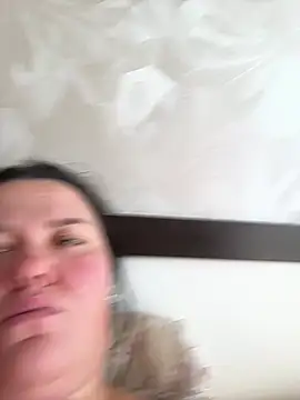 SunnyLeila2101 webcam