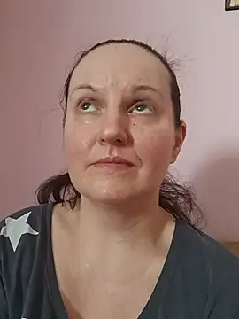BustyLadyAlma webcam