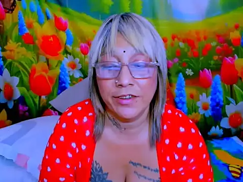 indianroxy live cam on StripChat
