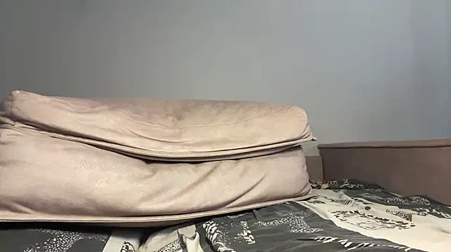 MilaLunelle live cam on StripChat