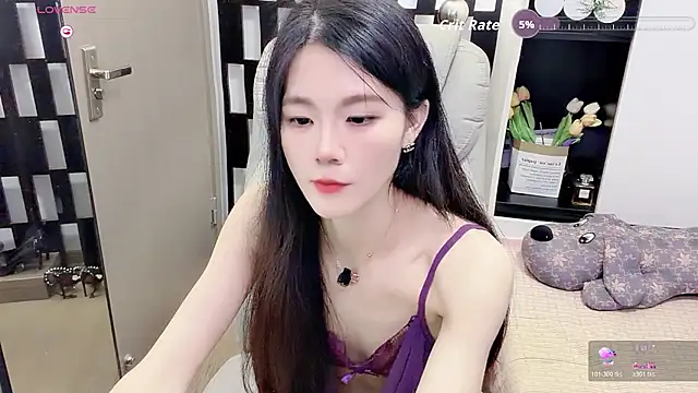 Yueyue-MM live cam on StripChat