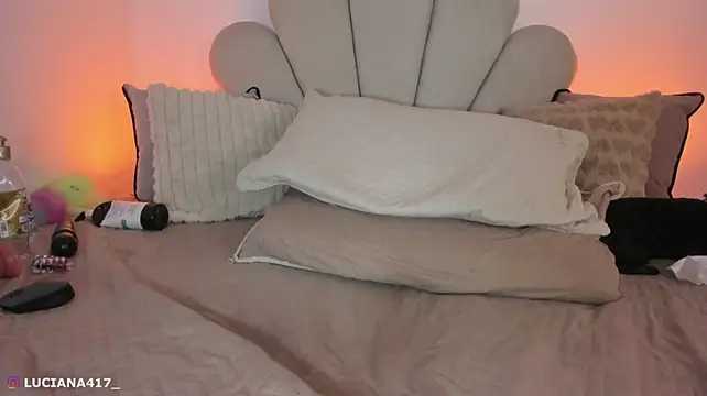 _luuciana_ webcam