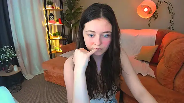 AlluringLookk webcam