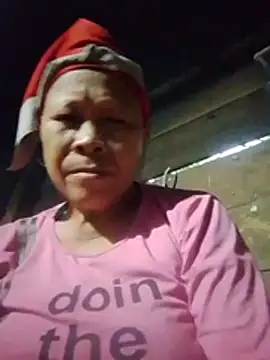 Sexyy-yy live cam on StripChat
