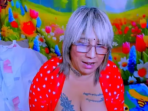 indianroxy webcam