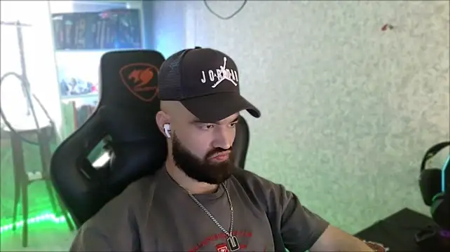 _Serious_Man webcam