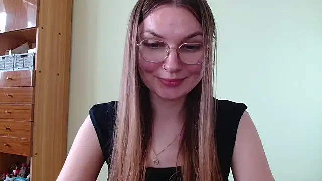 LooveELLYx webcam