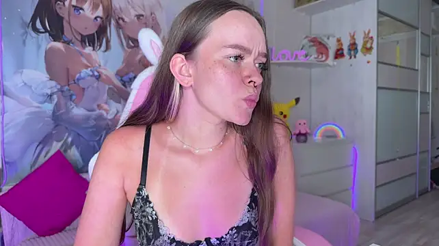 CheekySashaCharm 🦒 free sex cam