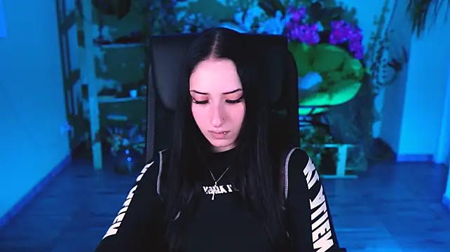 MonicaLowes webcam