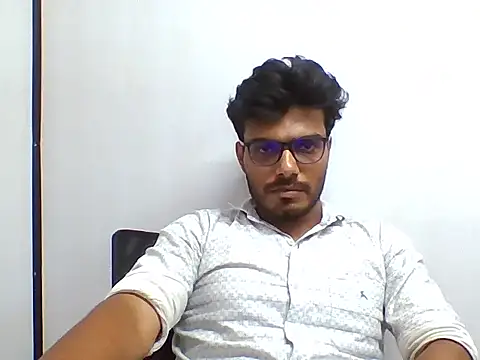 Alphabull4u webcam