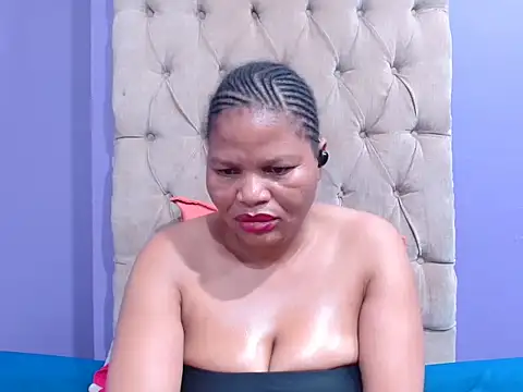 BubblyCheese live cam on StripChat