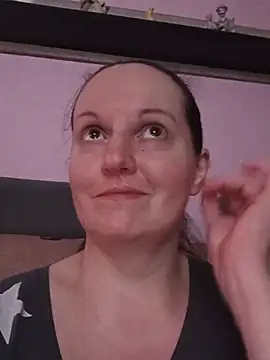 BustyLadyAlma webcam