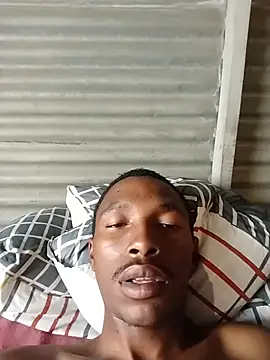 alphamale25 live cam on StripChat