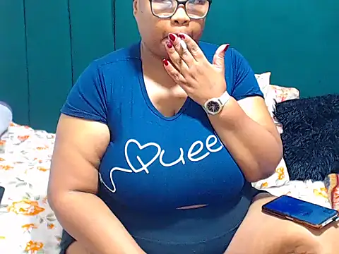 BUSTYTUMIXX23 webcam