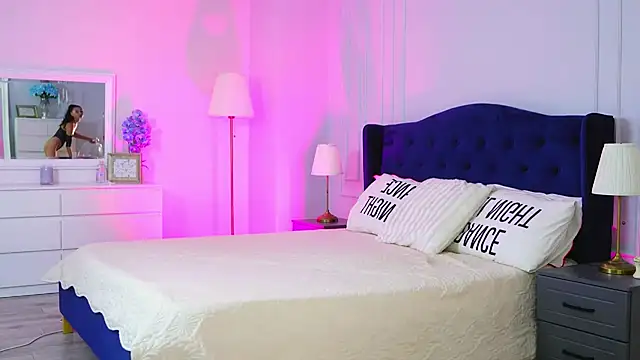 JessieePink webcam