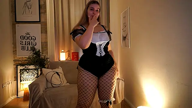 ShyHotNerd webcam