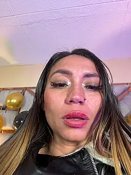Emmily_Thompsonn webcam