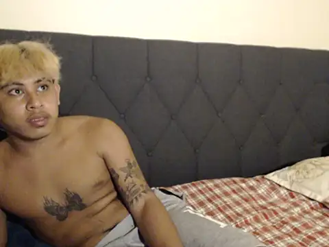 BabyBoy_NextdoorXX webcam
