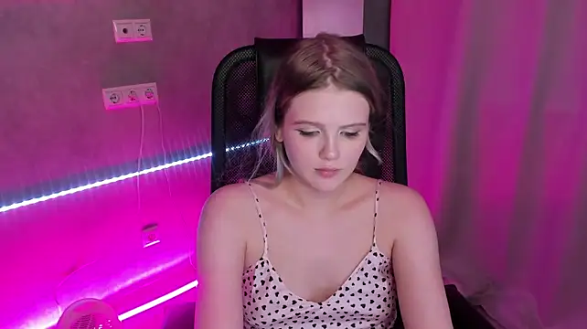 Alisa_Allison webcam