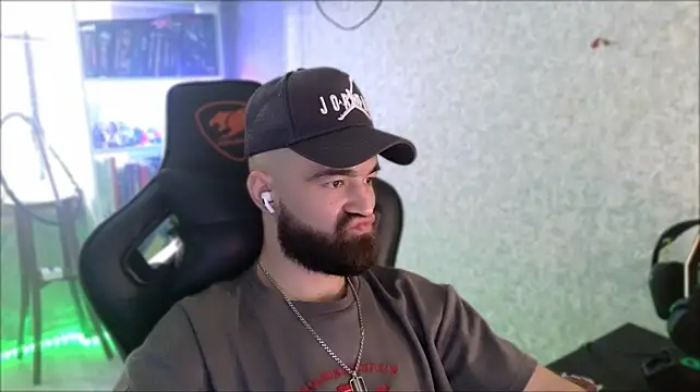 _Serious_Man webcam