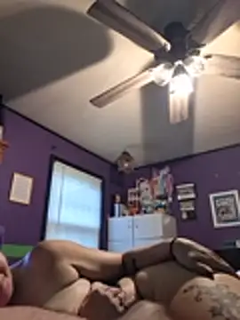 DaKinkyCouple live sex cam