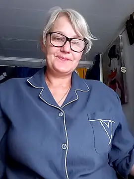 irinamaux live cam on StripChat