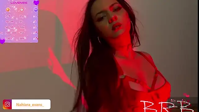 NahiaraEvans_ webcam