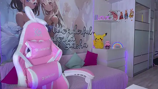 CheekySashaCharm webcam