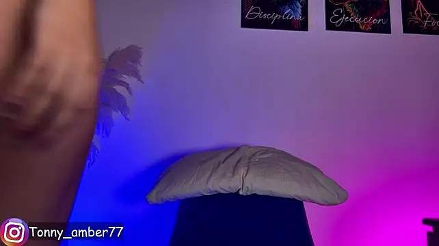 Amber77__ webcam