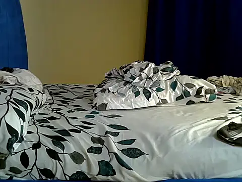 YoungdviaX webcam