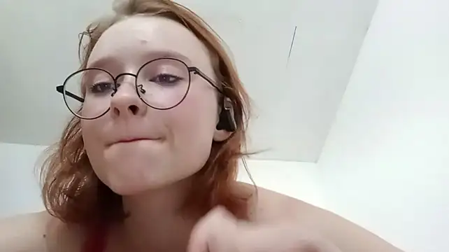 FoxyMellow live cam on StripChat