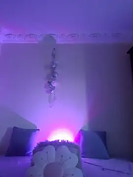 LunaBlaise live cam on StripChat