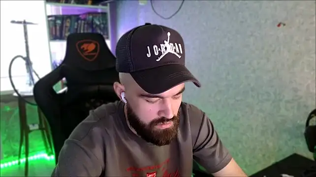 _Serious_Man webcam