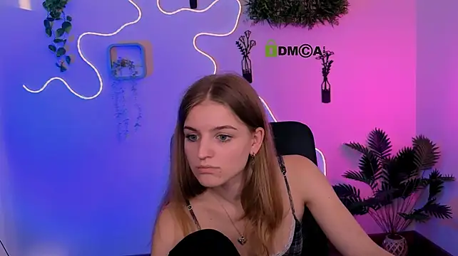lisa_dark_ webcam