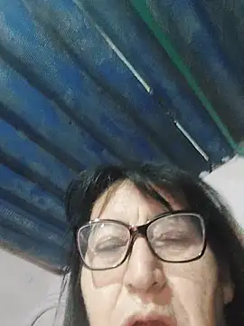 clarita_01 live cam preview