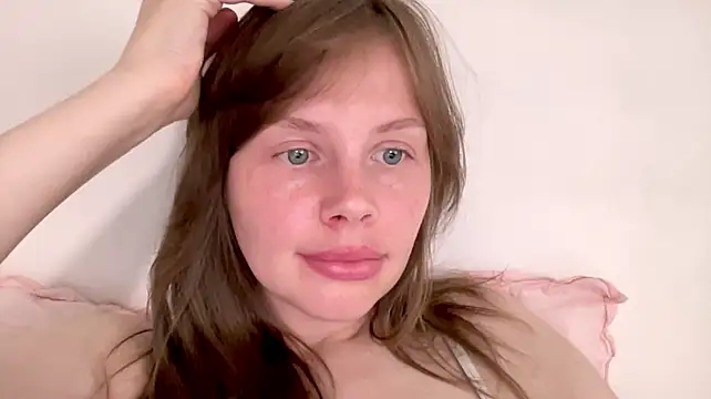 Nikki_Mimimi live cam on StripChat