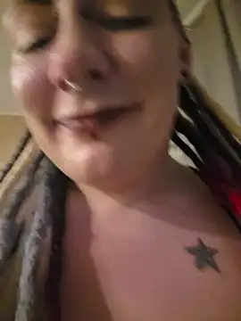 PinkTheHawk webcam
