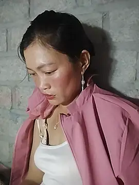 Buong-binh live cam on StripChat
