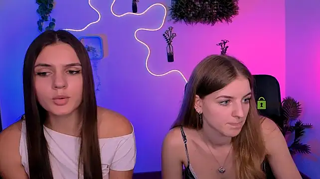 lisa_dark_ webcam