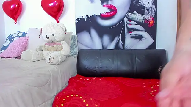Angeline_focus webcam