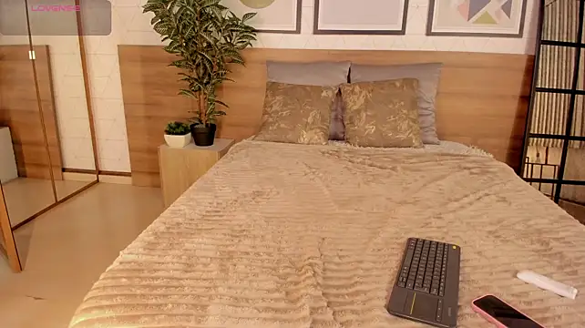 ZafiraBlack live sex cam