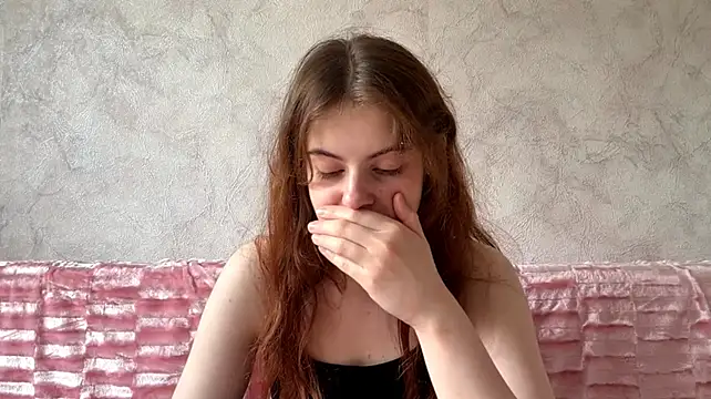 buzzingraid (F teen) - Show my legs, caress them
