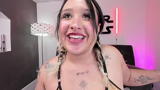 miss_danika webcam