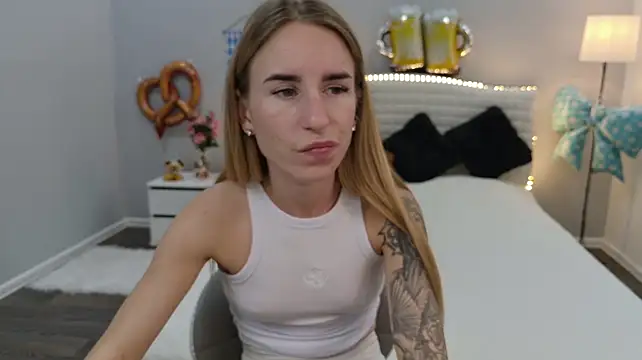 DeboraHorny webcam