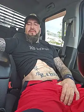 Beardedtattood webcam