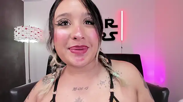miss_danika webcam