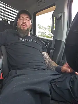 Beardedtattood live sex cam
